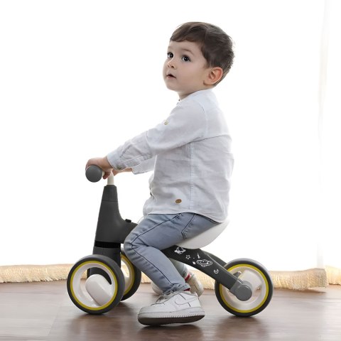 Rowerek Biegowy ECOTOYS "Kosmiczny" – Nauka Równowagi dla Maluchów Rowerek Biegowy ECOTOYS "Kosmiczny" – Nauka Równowagi dla Maluchów