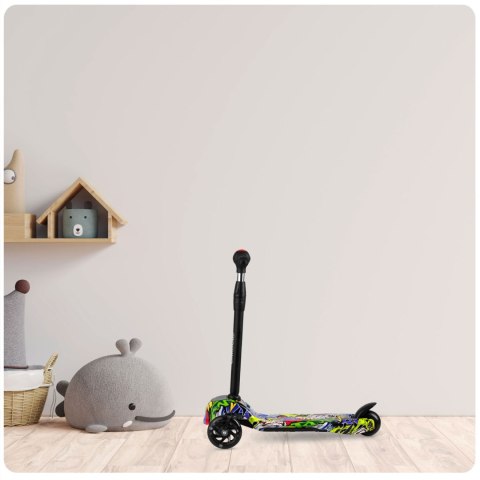 Hulajnoga trójkołowa Ricokids Piko - czarna w kolorowe wzory Hulajnoga trójkołowa Ricokids Piko - czarna w kolorowe wzory