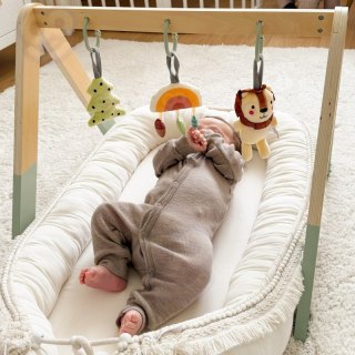 Mata edukacyjna Baby Gym Tooky Toy stojak drewniany zawieszki