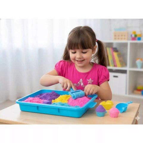 Piasek Kinetyczny 1,5kg Zestaw Cukiernia, Foremki, Babeczki, Walizka 3+