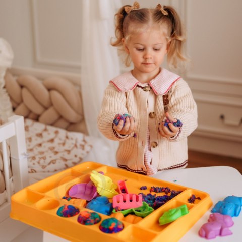 Piasek kinetyczny WOOPIE ZOO zestaw XL stolik 1,2kg foremki akcesoria