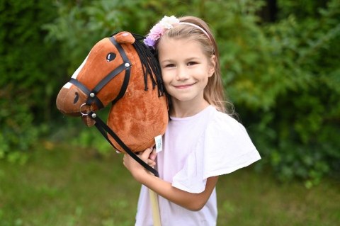 Hobby Horse Gniadek Koń na Patyku z Dźwiękiem Pluszowy Konik 70 cm